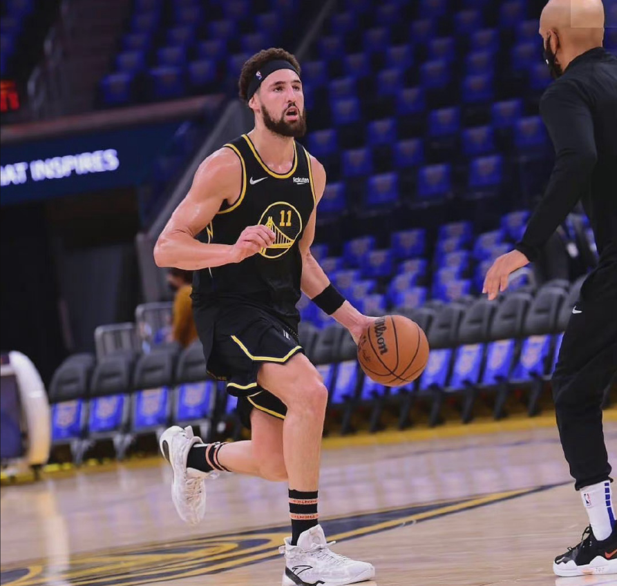 关于国际比赛日尼斯远射贴柱——NBA常规赛节点到来,信心回归,临场指挥获称赞的信息 关于国际比赛日尼斯远射贴柱——NBA常规赛节点到来,信心回归,临场指挥获称赞的信息