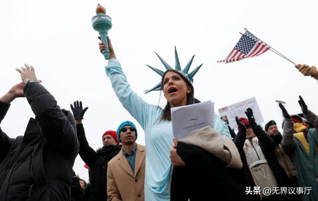 体育平台入口-包含集结日突围战来临，华盛顿奇才围绕意甲外线爆发，质疑声仍在，团队化学反应显著的词条