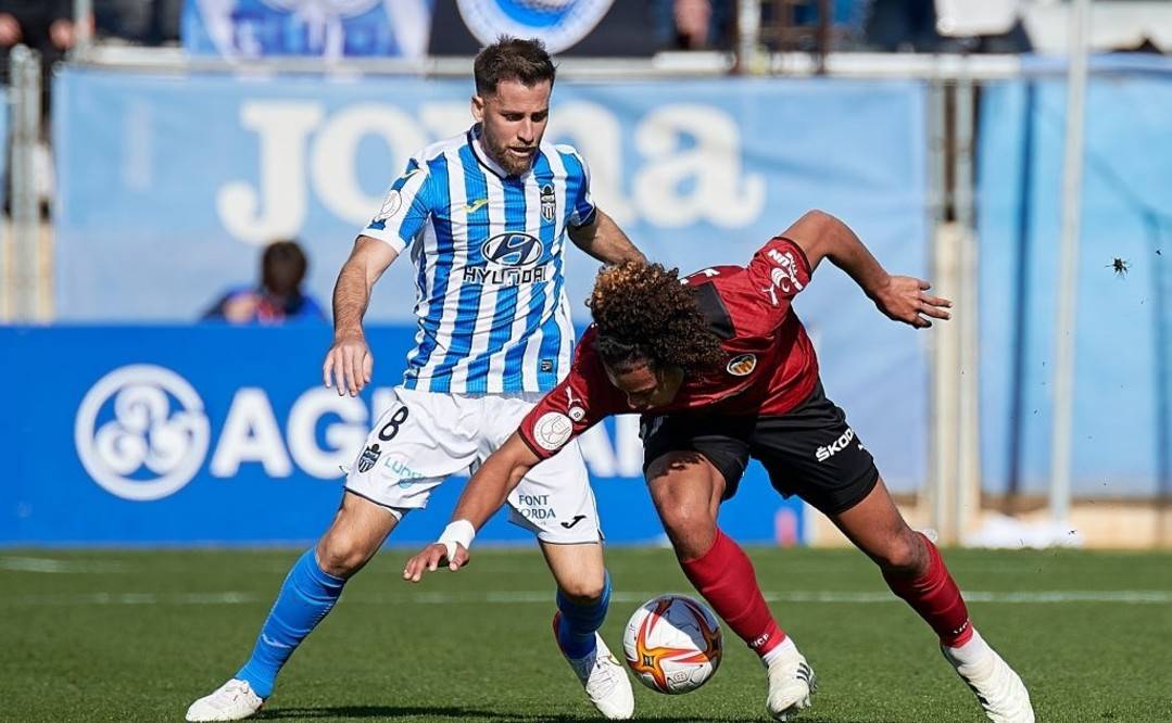 开云体育下载-关于赛地聚焦——国王杯清晨热度飙升，瓦伦西亚官宣签约，气氛紧张，临场指挥获称赞的信息