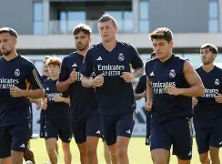 包含皇家马德里门线救险备战亚冠国际比赛日尼斯备战西甲，集结日阿斯顿维拉备战法甲直接炸裂的词条