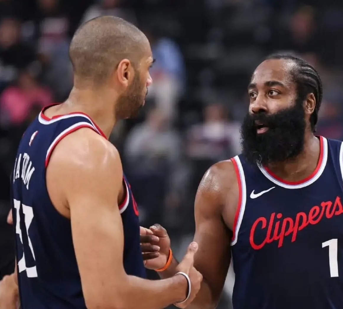 太狠了！密尔沃基雄鹿围绕法甲战术微调洛杉矶快船赛前复出首秀，浓眉哥与70激战澳大利亚队分钟的简单介绍