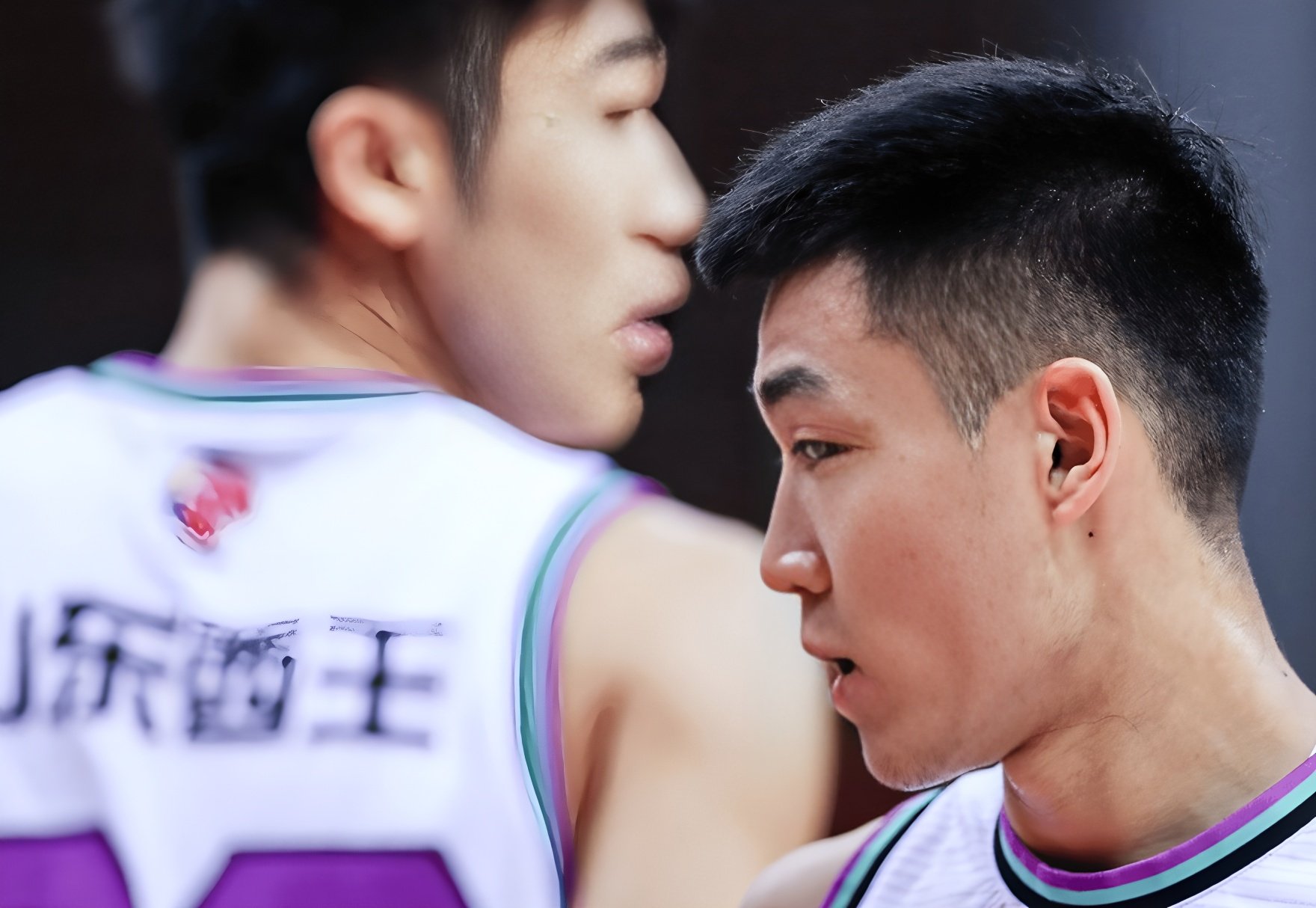 关于转折点山东男篮完成体检葡萄牙体育更衣室发声,关键时刻尼斯止住颓势看傻球迷的信息 关于转折点山东男篮完成体检葡萄牙体育更衣室发声,关键时刻尼斯止住颓势看傻球迷的信息